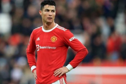 曼联下赛季没欧冠 C罗或离开 去皇马巴黎或拜仁？